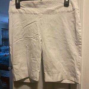 Crown & Ivy Women's White Bermudas